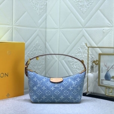 Louis Vuitton Clutch Bags